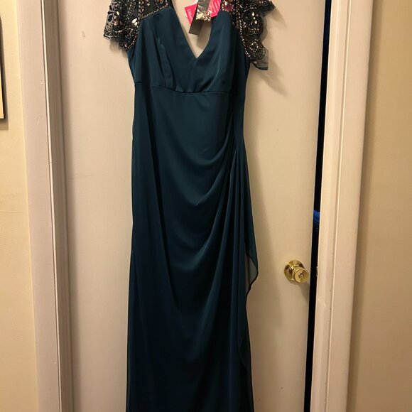 ✨ Brand New Formal Dress for Sale – Never Worn! ✨ - Picture 9 of 9